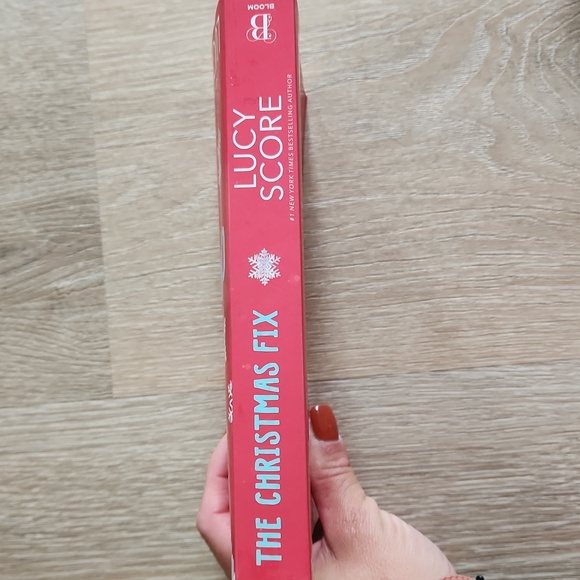 3/$13 or 4/$16 The Christmas Fix - Lucy Score Paperback Book - Picture 3 of 4